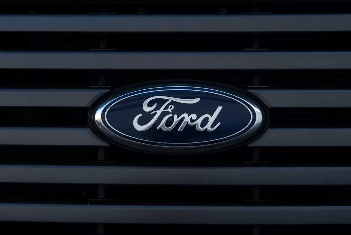 ford escort capa jpg Adivinha quem está de volta? Ford Anuncia o Retorno do Escort e Outros Clássicos.