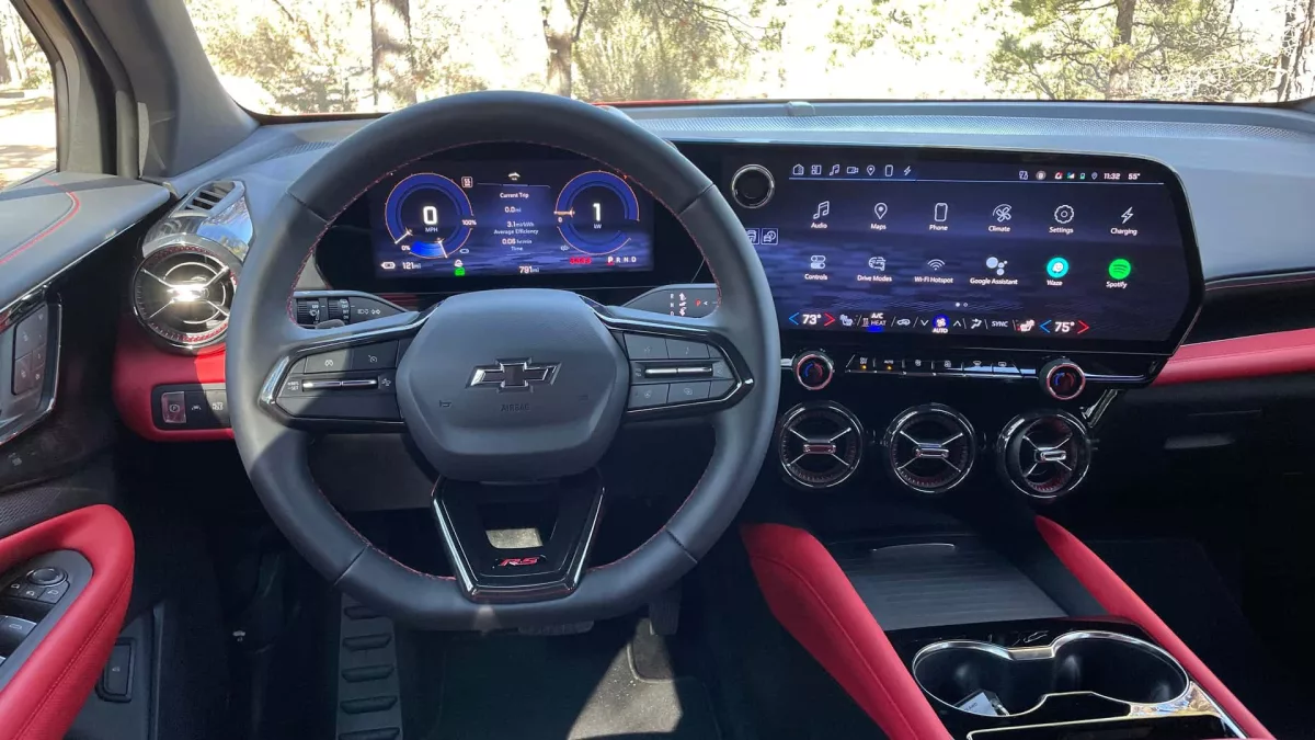 2024 chevrolet blazer ev interior steering wheel Chevrolet Blazer EV: Pré-venda começa a partir de R$ 479 mil com diversas vantagens exclusivas e entrega prevista para outubro.