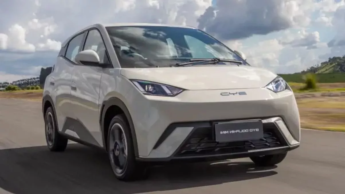 byd dolphin mini jc6.jpg jpg BYD Importa 60 Mil Carros da China para Driblar Aumento de Impostos