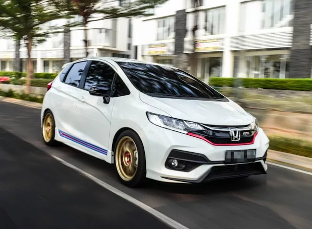 carros usados mecanico 2 jpg Carros Usados com Manutenção Barata: 5 Modelos Confiáveis para Comprar em 2024