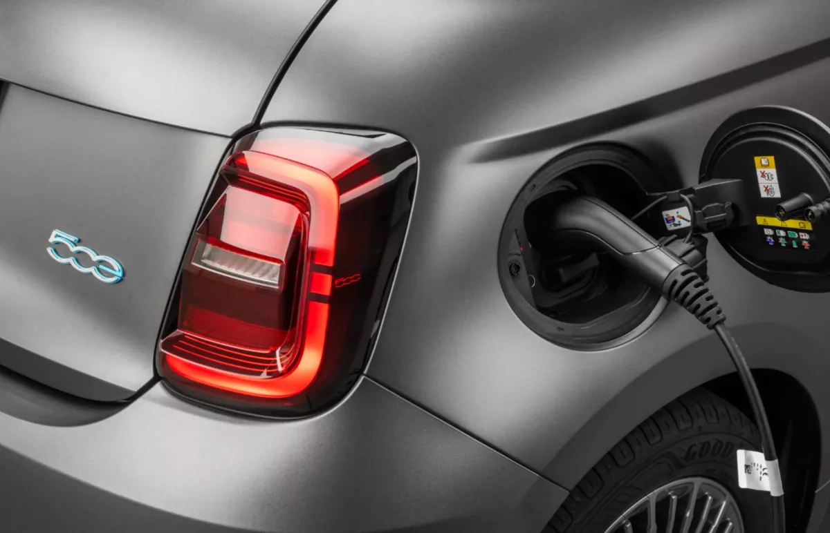 fiat 500e carregamento Novo Fiat 500E: A Revolução Elétrica da Fiat no Brasil