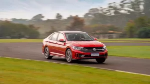 Volkswagen Jetta GLi 2024: Preços, Itens de Série e Características
