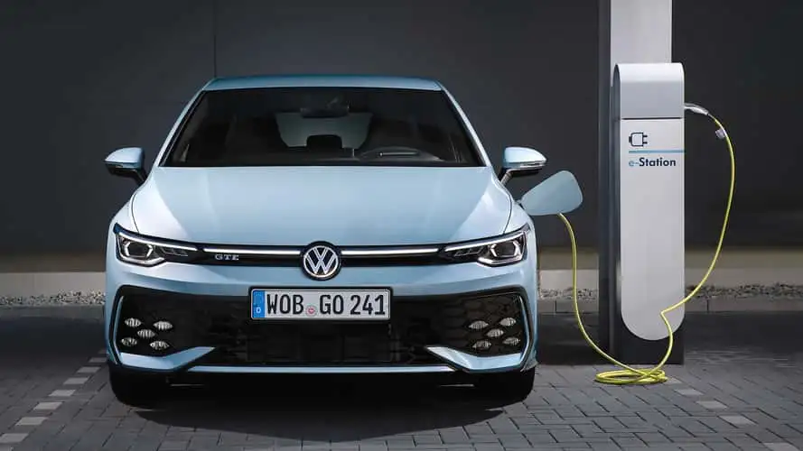 vw golf gte 2024 2 Volkswagen Golf eHybrid e GTE 2024: Tecnologias e Autonomia Inovadoras
