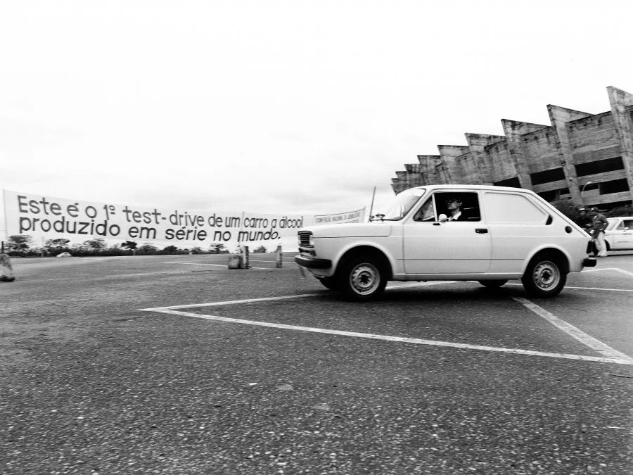 fiat 147 alcool 1 jpg Fiat 147: O Pioneiro do Etanol Completa 45 Anos