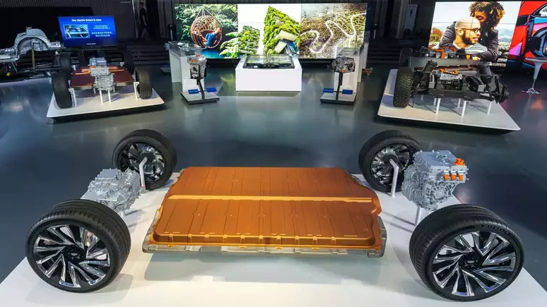 gm ultium platform urmuqybh3zab O Que Saber Antes de Ter um Carro Elétrico: Funcionamento, Infraestrutura e Considerações Importantes