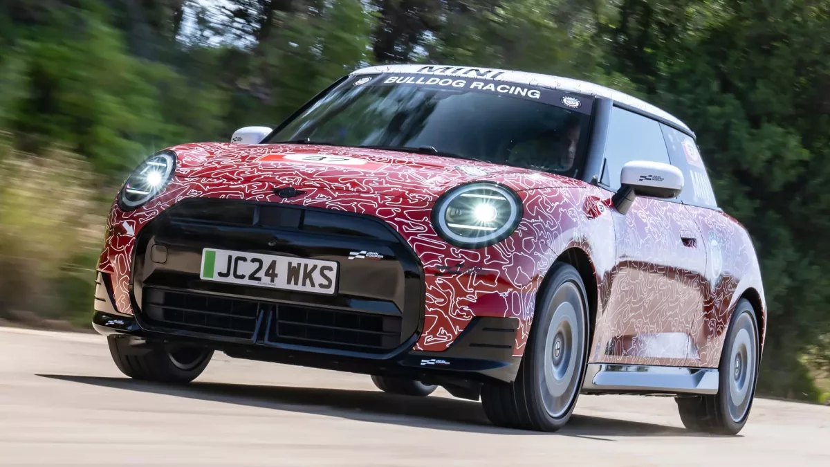 mini john cooper works e prototype 2 Mini John Cooper Works E: A Nova Geração Elétrica em Detalhes