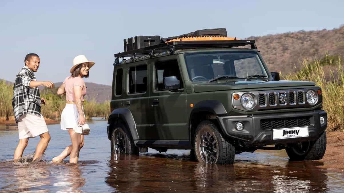 suzuki jimny capa Suzuki Jimny Pode Ganhar Versão Picape para Aventuras Off-Road