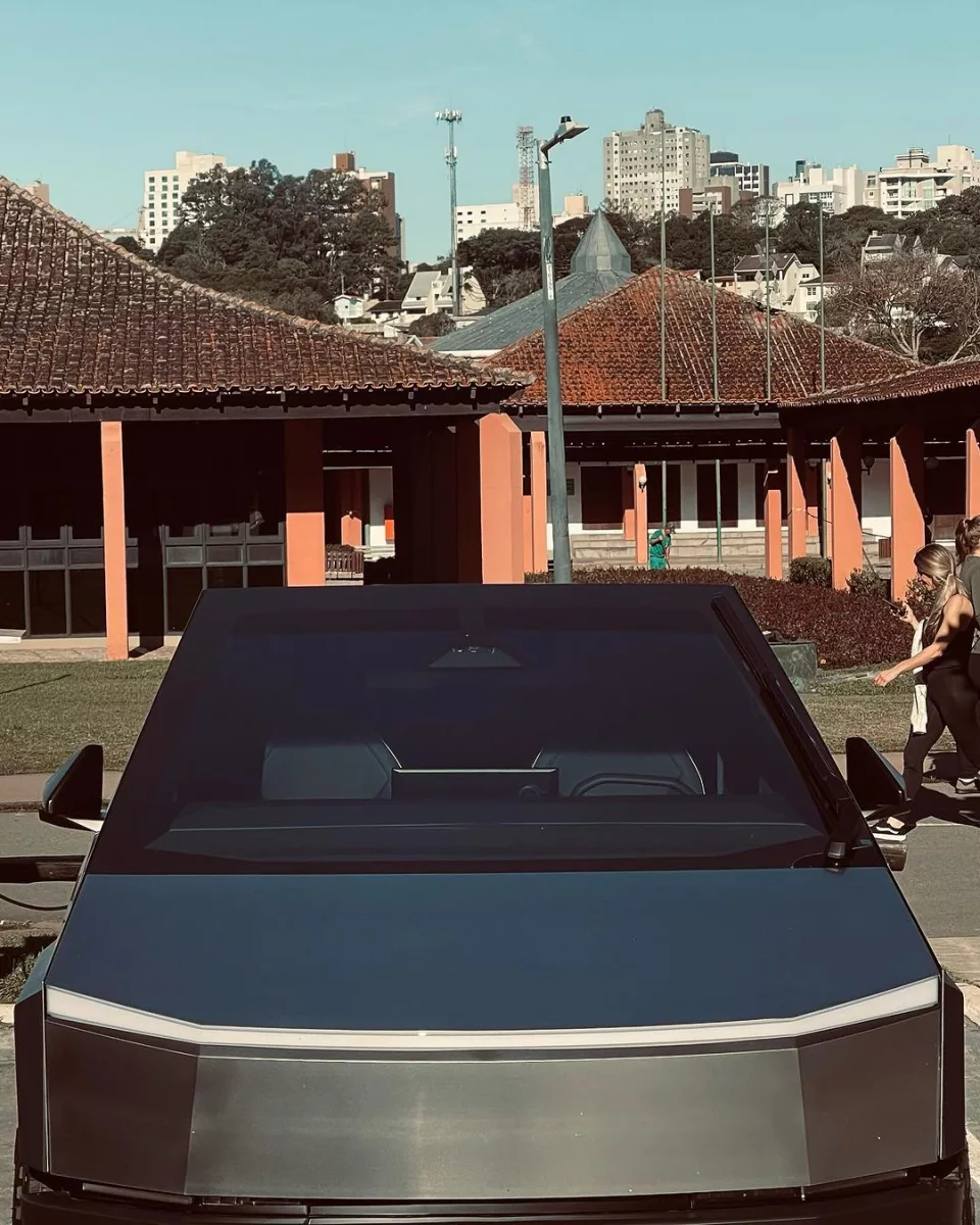 Tesla Cybertruck em curitiba