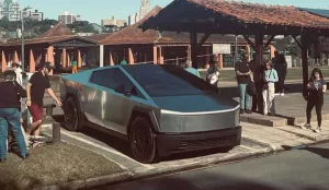 Tesla Cybertruck chama a atenção em parque de Curitiba