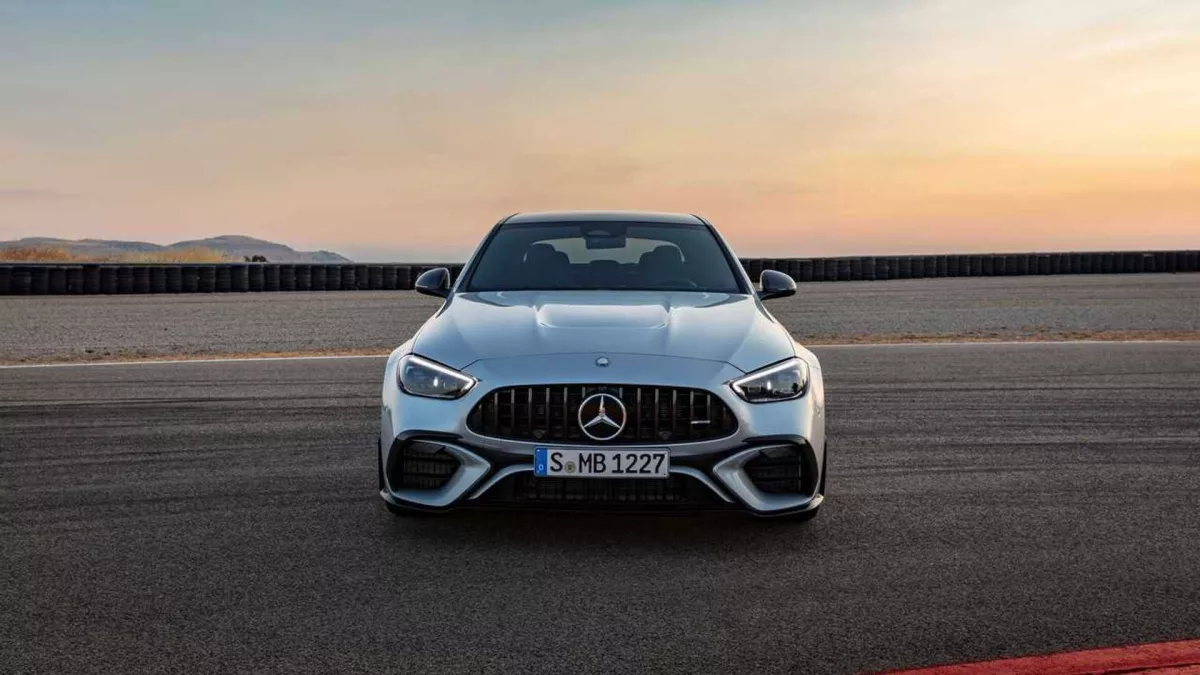 2024 mercedes amg c63 s e performance 4 Mercedes-AMG C 63 S E Performance: Sedã de R$ 1 Milhão com Tecnologia de Fórmula 1