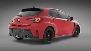Toyota Corolla GR 2025 estreia com novidades surpreendentes; confira as mudanças.