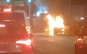 Motorista de BMW a 180 km/h Causa Grave Acidente em Curitiba; veja o vídeo com o momento da batida.