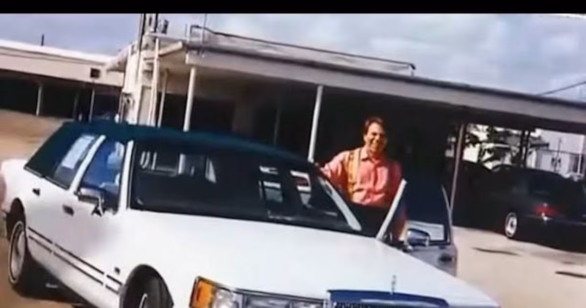 carro silvio 2 Lincoln Town Car: o estiloso sedã que fez parte da carreira de Silvio Santos.