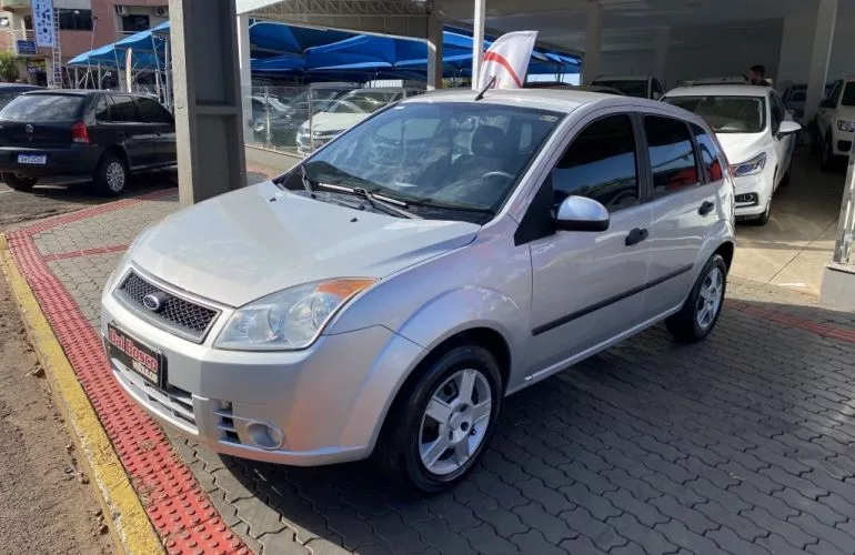fiesta 1 jpg 5 carros usados e populares por menos de R$25.000,00 para quem está em busca do primeiro carro.