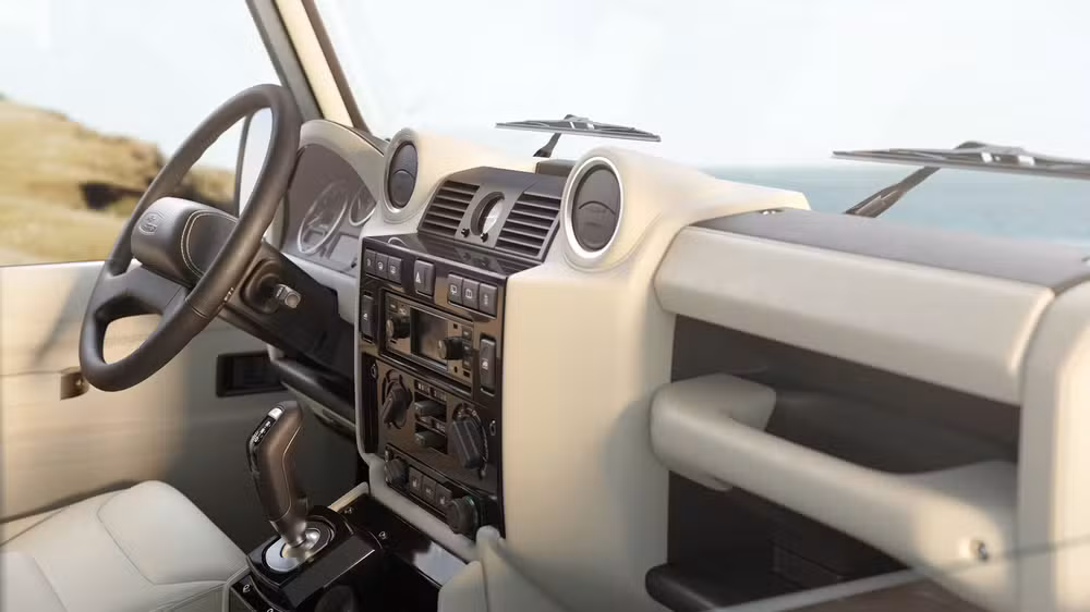 landroverdefenderv8bespoke 1 Land Rover Defender Clássico ressurge com Motor V8; O preço? R$ 1,4 Milhão!
