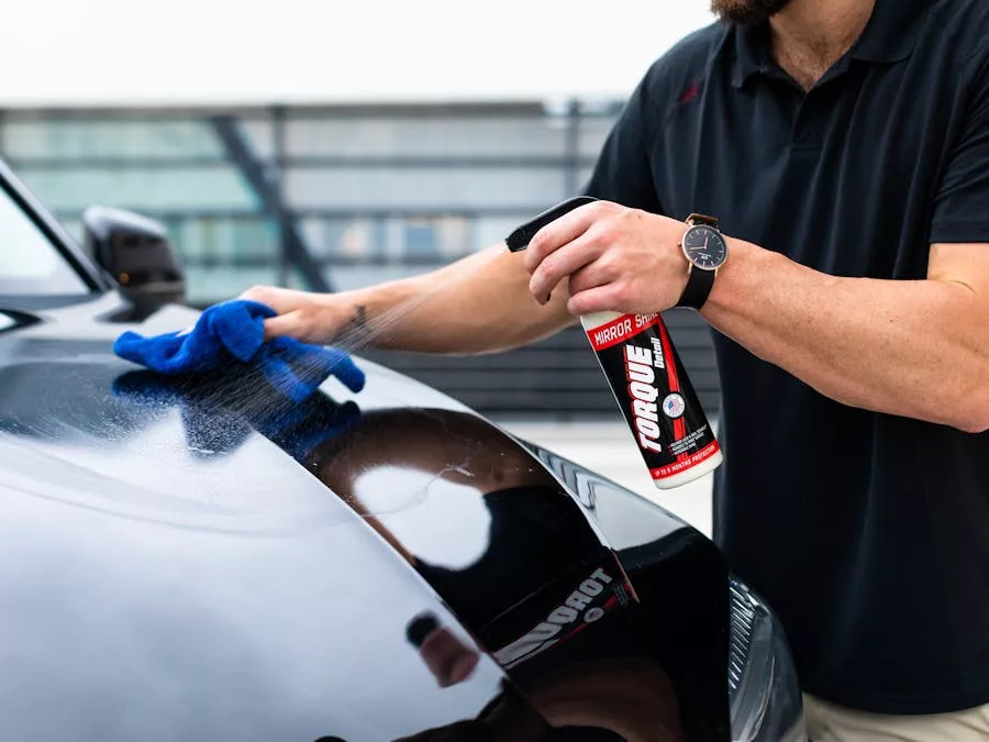 pexels torque detail 3806966 7154635 jpg Quer Aprender a Lavar Seu Carro Corretamente? Separamos algumas dicas para Proteger a Pintura e Manter o Brilho da lataria.