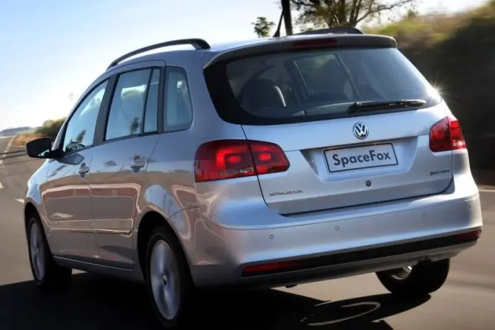 vw spacefox 2 e1530575529905 4 carros de família para quem precisa de espaço e não quer um SUV