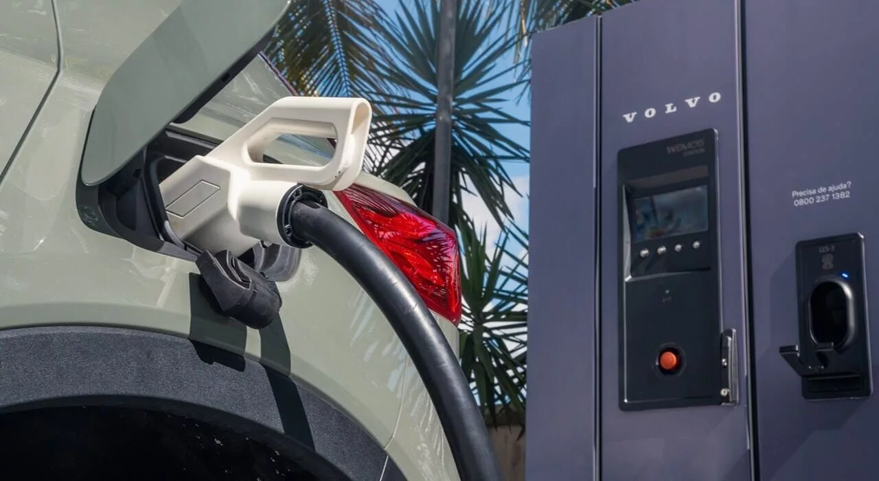 12 jpg Volvo muda estratégia: Recarga de carros elétricos agora é paga para outras marcas