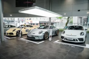 Exposição de Porsches esportivos com câmbio manual destaca raridades e exclusividade em São Paulo”