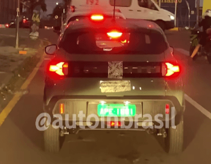 Captura de tela 2024 09 03 090033 Novo Renault Kwid é visto em testes pelas ruas de São José dos Pinhais, próximo a fábrica.