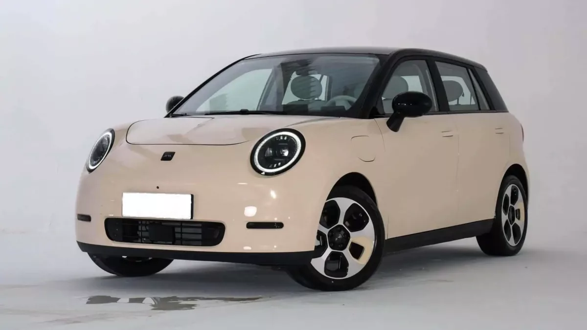 jac yiwei 3 novo carro eletrico 2 Por que os pneus de carros elétricos são diferentes dos modelos convencionais?