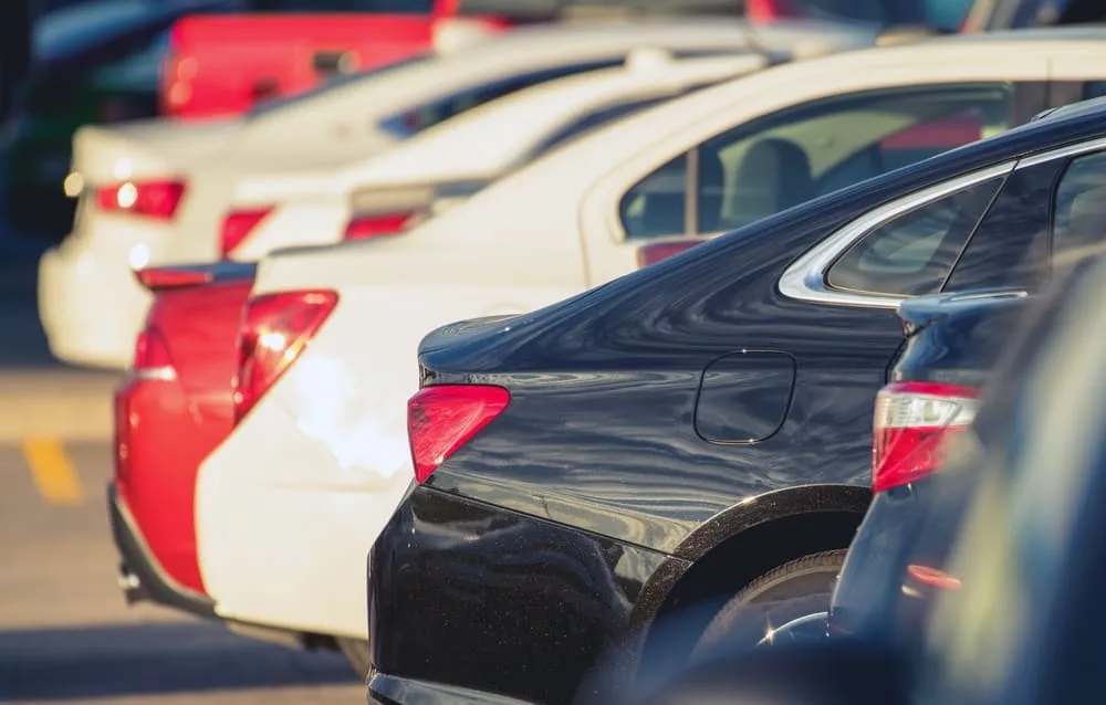 parking full of modern cars 2023 11 27 05 07 43 utc 1 jpg Receita de startup do Grupo Águia Branca cresce 86% em gestão e terceirização de frotas e atinge faturamento superior a R$ 42 milhões
