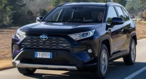 Diretor de comunicação da Toyota confirma que Yaris Cross também terá motor flex no Brasil.