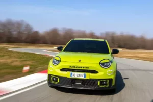 Abarth 600e: o crossover elétrico de 278 cv que une potência e estilo