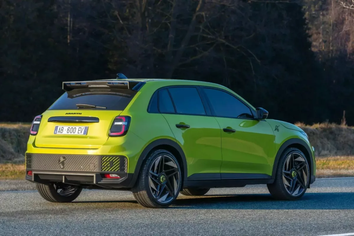 Abarth 600e 4 png Abarth 600e: o crossover elétrico de 278 cv que une potência e estilo