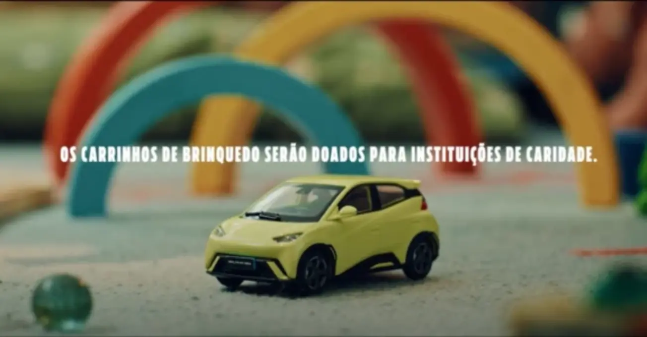 Campanha BYD Carros de Brinquedo Divulgacao e1728582040668 BYD Lança Campanha Inusitada: Troque seu Carro Usado e Carrinho de Brinquedo por Descontos em Veículos Elétricos