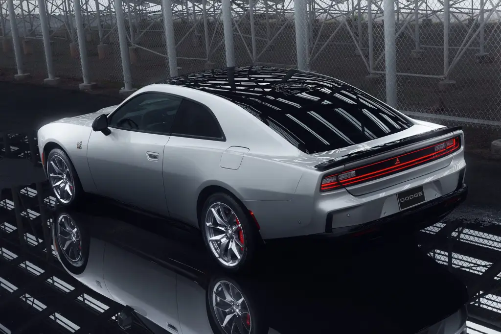 Dodge Charge Daytona muscle car eletrico 5 e1709931412898 O Dodge Charger elétrico chega em 2027 com uma bateria de estado sólido revolucionária