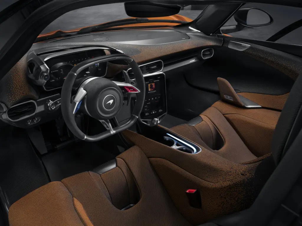 McLaren W1 14 McLaren W1: O Híbrido de 1.275 cv Que Combina Inovação e Velocidade Extrema