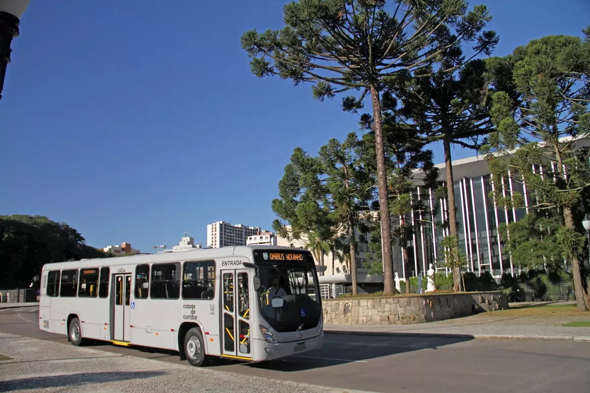 Volvo B320R atuara no sistema ligeirtinho de curitiba 2 Volvo B320R: Curitiba aposta na renovação da frota com tecnologia e eficiência