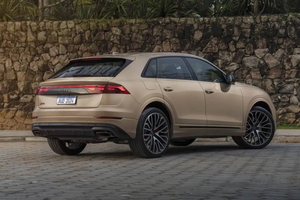 audi q8 2025 2 Audi Q8 2025 desembarca no Brasil com foco esportivo e motorização híbrida