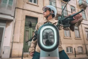 Bee Type 2: A Scooter Elétrica que Une Charme Retrô e Inovação Tecnológica