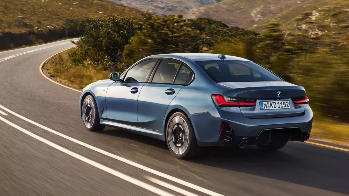 bmw 320i msport 2025 1 BMW 330e 2025: Sedã Híbrido Plug-In Ganha Mais Autonomia e Novidades