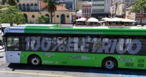 Florianópolis Aposta na Sustentabilidade com Seu Primeiro Ônibus Elétrico.