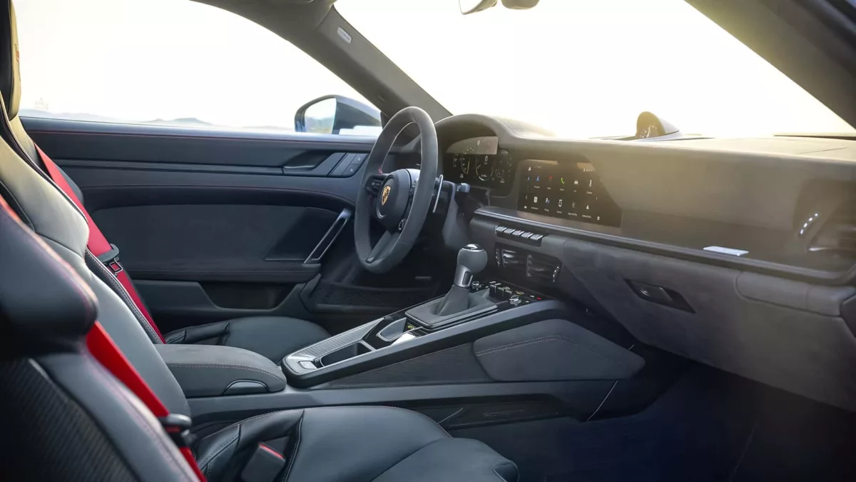 porsche 911 gt3 mit weissach paket 2025 4 Porsche 911 GT3 ganha motor 4.0 boxer de 6 cilindros em comemoração aos seus 25 anos.