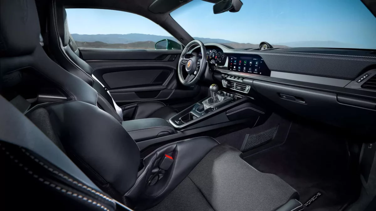 porsche 911 gt3 mit weissach paket 2025 5 Porsche 911 GT3 ganha motor 4.0 boxer de 6 cilindros em comemoração aos seus 25 anos.