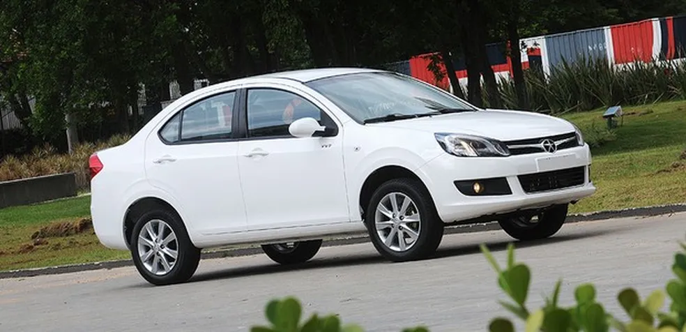 2014 04 07 crl 6867 Pesadelo sobre rodas: 5 carros que se tornaram frequentadores assíduos das oficinas.