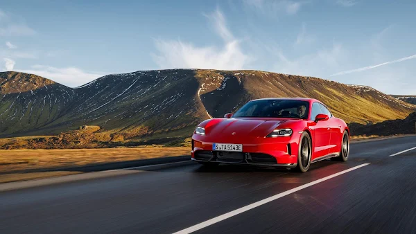 Novo Taycan GTS 2025 25 Porsche Taycan 2025: Expansão da Linha com Três Novas Versões