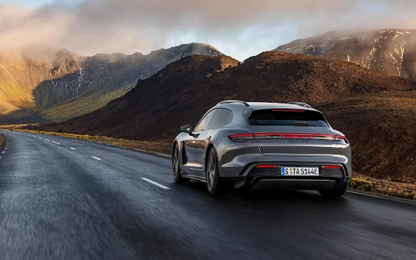 Novo Taycan GTS 2025 29 Porsche Taycan 2025: Expansão da Linha com Três Novas Versões