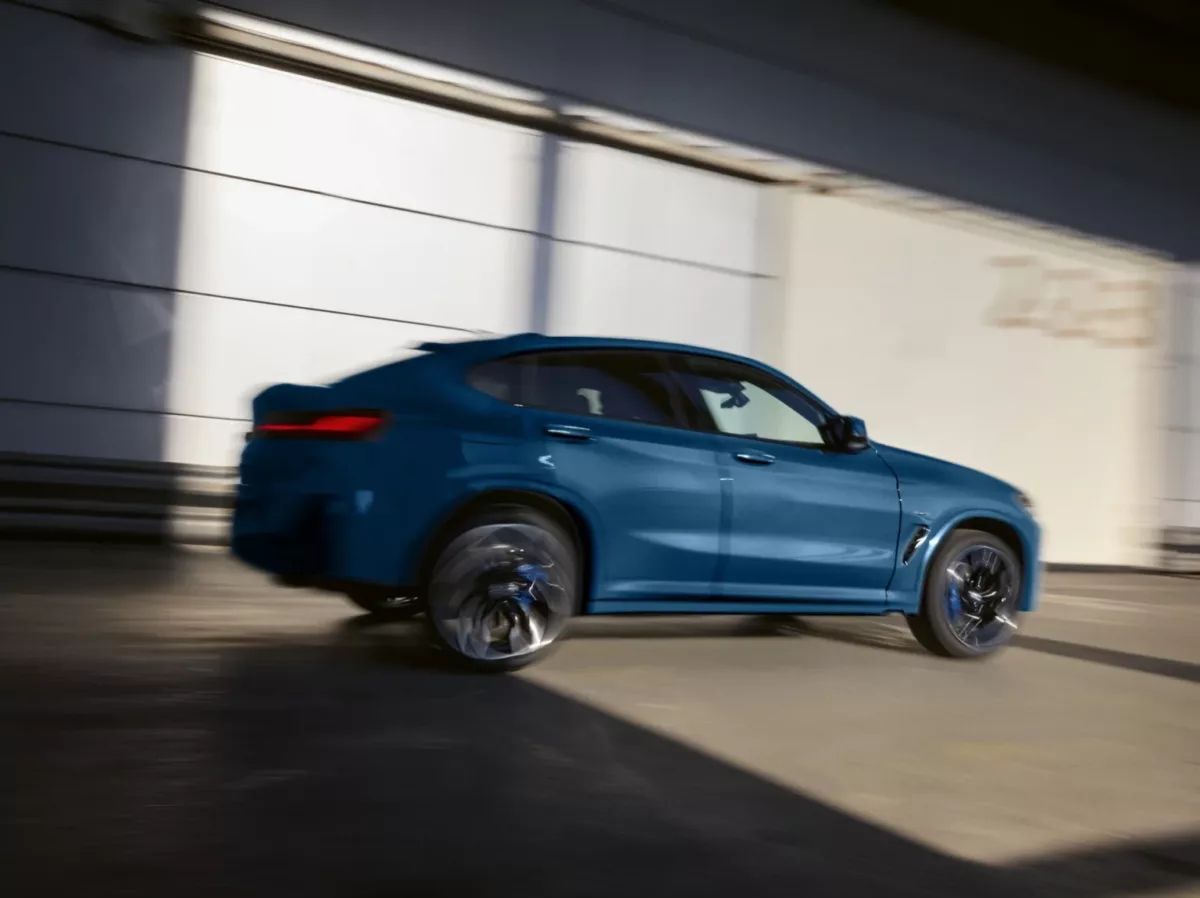 OAeNrPzT BMW X4 xDrive20i Sport 2 1536x1149 1 Novo BMW X4 xDrive20i M Sport: Versão de entrada mantém sofisticação e desempenho da linha