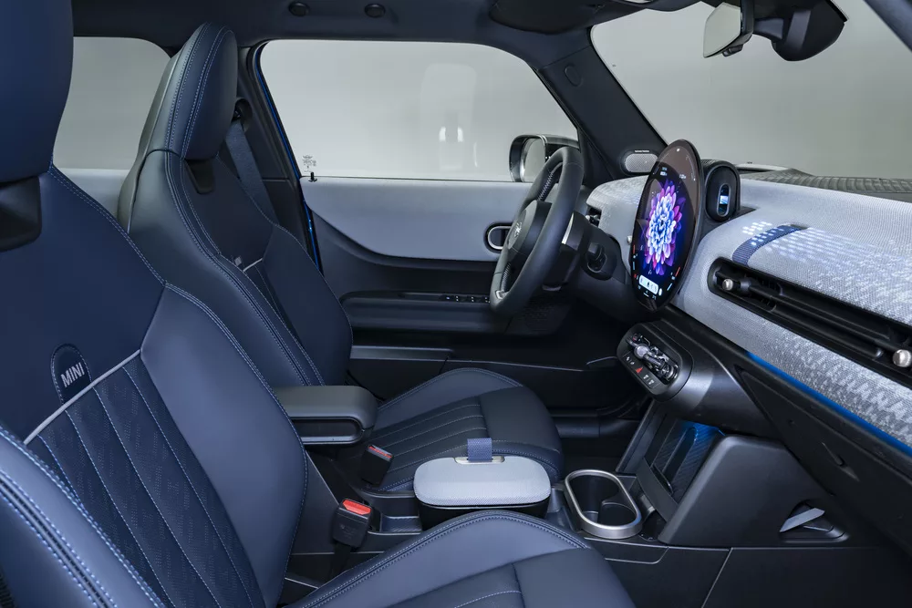 P90553921 highRes mini cooper s 5 door Mini Cooper: O hatch com com Visual Icônico, personalidade e tecnologia.