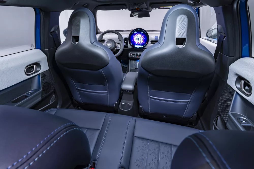 P90553923 highRes mini cooper s 5 door Mini Cooper: O hatch com com Visual Icônico, personalidade e tecnologia.