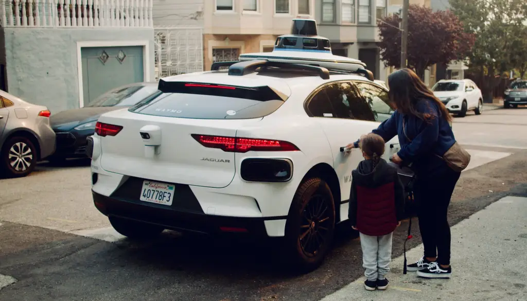 Waymo Trusted Tester Final Google Lança Tecnologia de Controle Inteligente para Corrigir Condutores Imprudentes