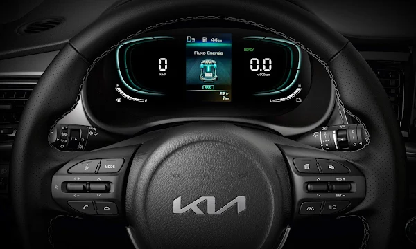 kia stonic painel Kia Stonic 2025 Híbrido: Tecnologia e Eficiência no SUV Compacto