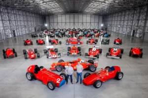 Ex-chefão da Fórmula 1 Bernie Ecclestone vende coleção bilionária de carros históricos