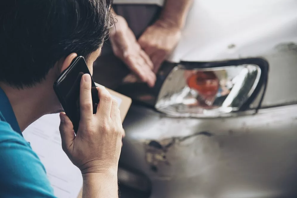 carro batido 2 Por que carros com batidas leves são classificados como perda total?