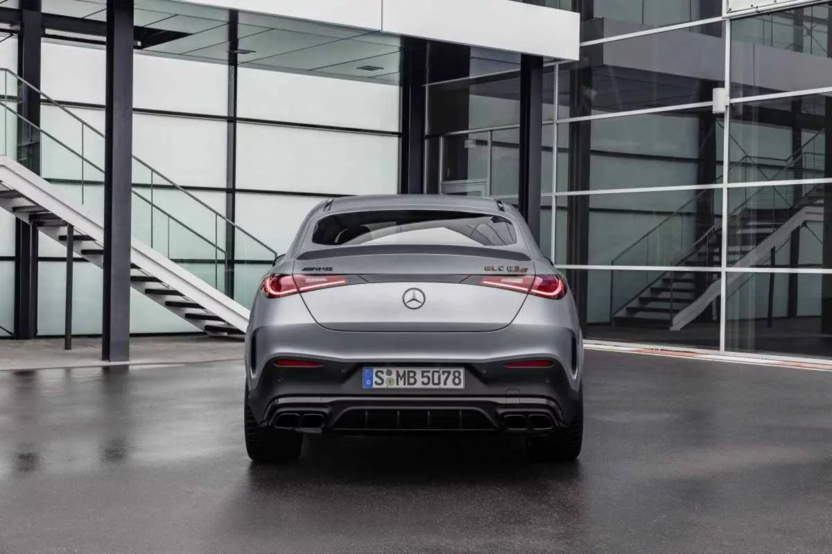 mercedes amg glc 63 s 3 Mercedes-AMG GLC 63 S E Performance: 680 cv, Tecnologia da Fórmula 1 e Luxo Extremo no Brasil